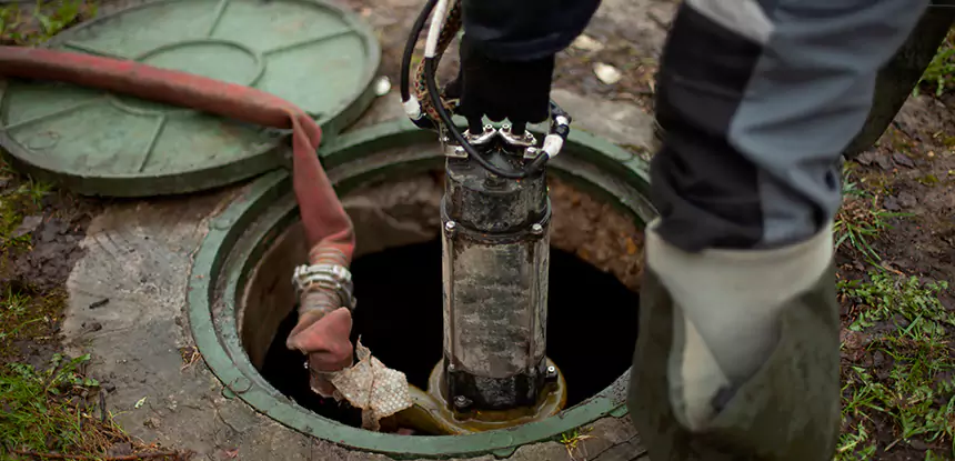 Professional Sewage Cleanup Services in Hoschton, GA
